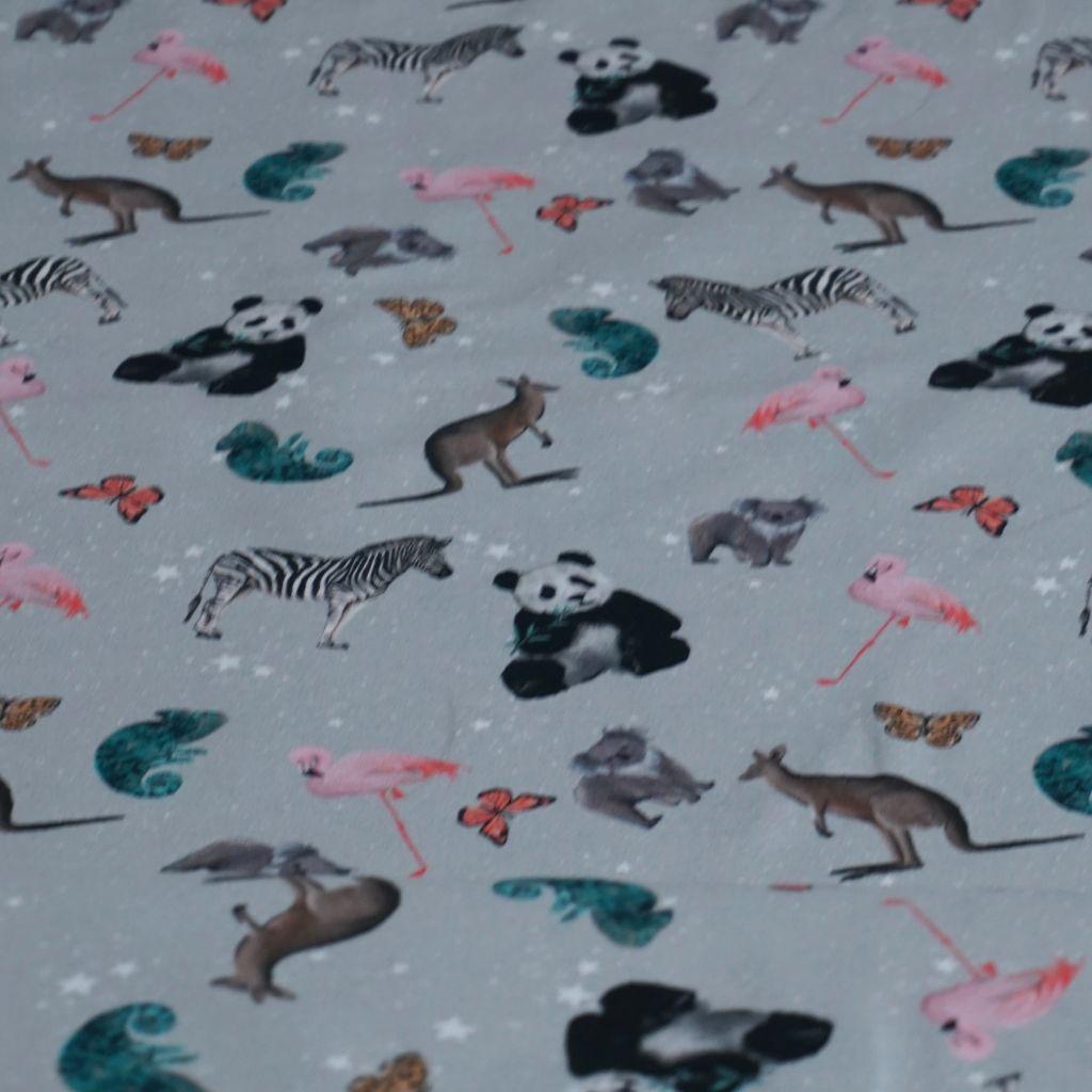 French Terry Tiere Zebra Koala Känguru Panda Chamäleon grau